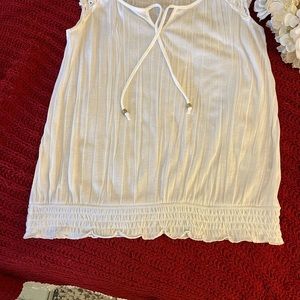 White short sleeve top